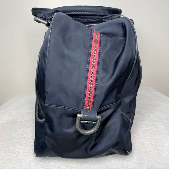 Lululemon Duffle Bag Nylon Gym Weekend Overnight Bag Blue Gray - Picture 3 of 16